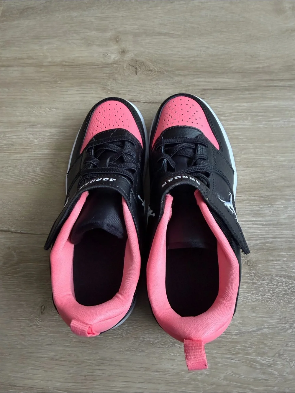 Jordan Court Connect Low Sneakers Pink Black SZ 3 New